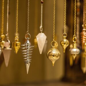 pendule, stones, pendulous